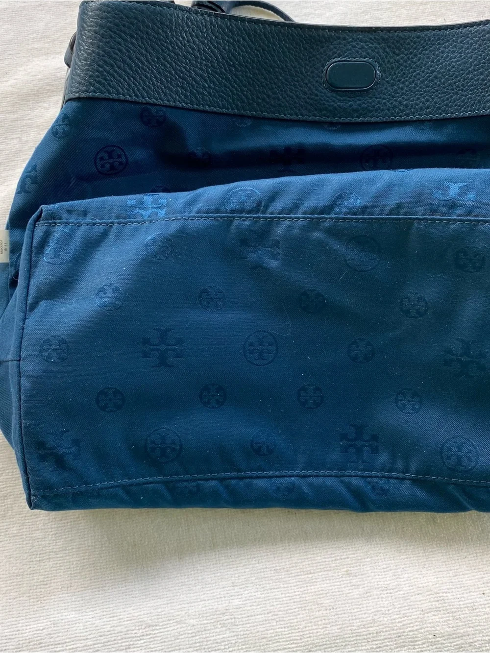 EUC Tory Burch Navy  Blue  Thea Slouchy Hobo Large Pebbled Leather Bag Purse